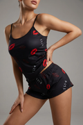 Öpücük Desenli Siyah Askılı Şortlu Kadın Pijama Takımı